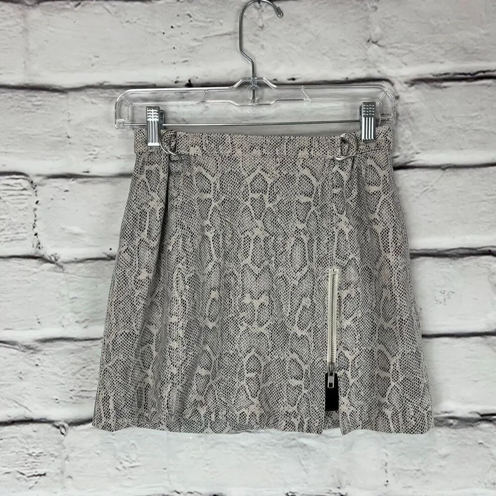 Free People Women's Ivory Snakeskin Print‎ Mini Skirt Size 2